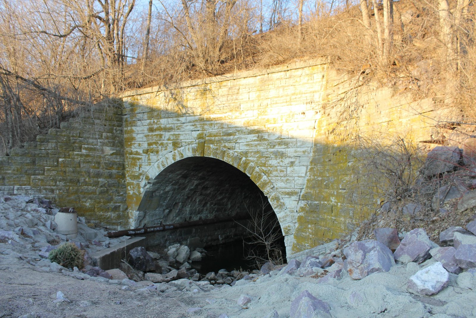 Overview, west face
